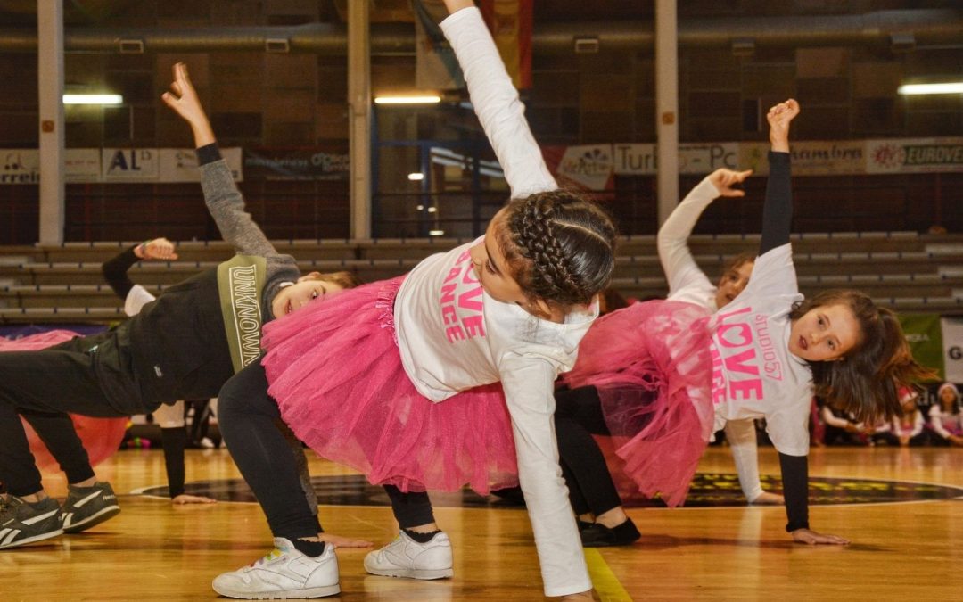 COMERCIAL DANCE